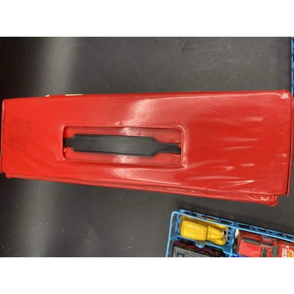 Vintage Tara Toy 24 Car Case Red # 20150 Including 22 Cars Hot Wheels Matchbox - Picture 14 of 16